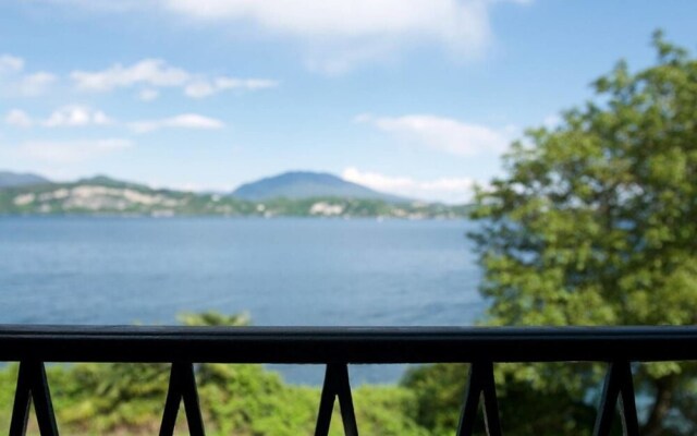 Stresa Apartment With Private Access to Beach