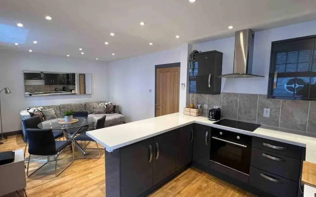 Modern City Center 2 Bedroom Apartment