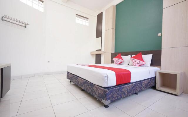 OYO 1699 Verona Residence