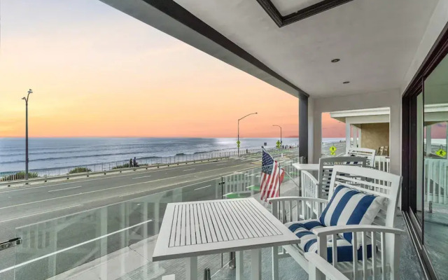 Carlsbad Beachfront Home W Hot tub