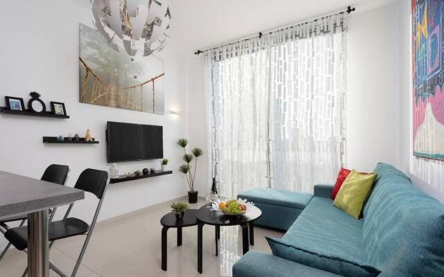 Smart 1Br In Allenby By Holyguest