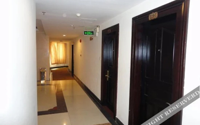 Guangfei Movie Theme Hotel (Yangjiang Baili Square Mojiang Road)