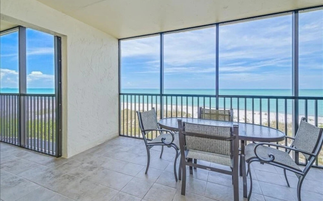 Sea Oats 214 2 Bedroom Condo by RedAwning