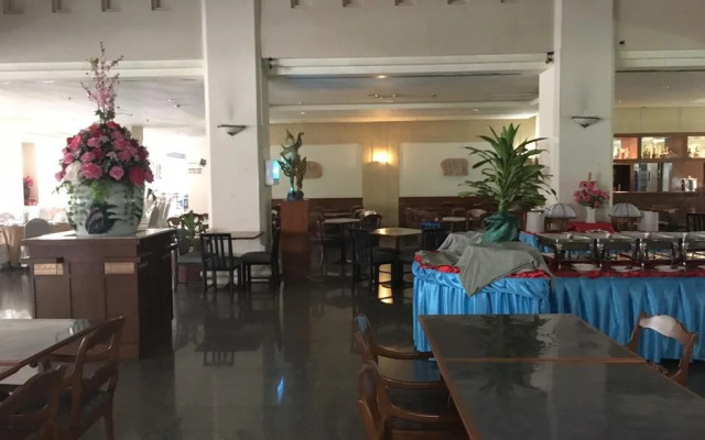 Manhattan Hotel Pathumthani