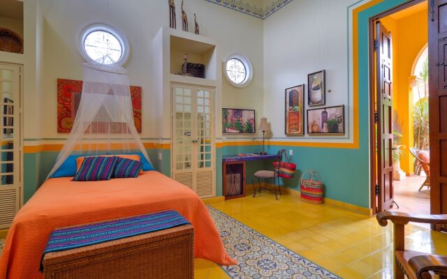 Casa Oasis Guest House and Spa