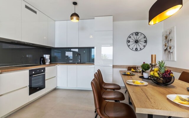 Pleasing Apartment in Crikvenica With Private Pool