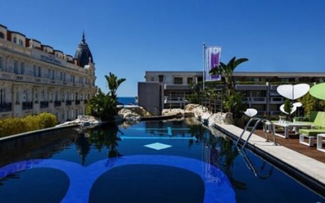 3.14 Cannes Hotel