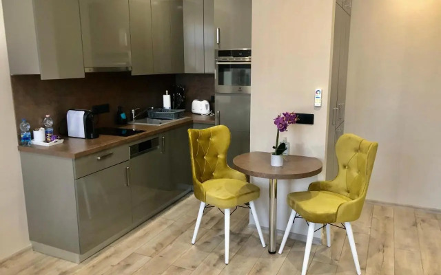 Silver Dawn Apartments