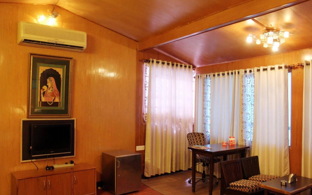 OYO 1995 Hotel Nirwana
