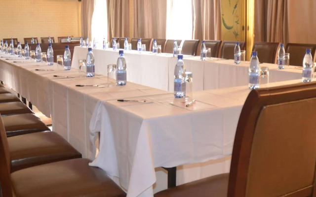 Simama Hotel