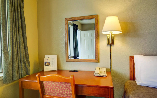 Good Nite Inn Salinas