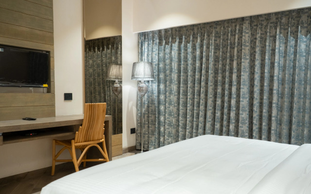 Hotel Clarks Inn Suites Kangra