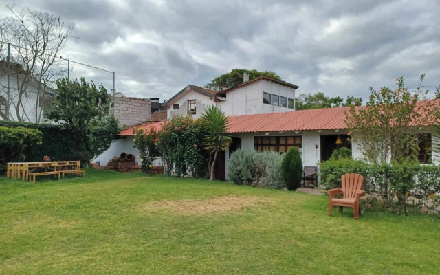 Hostal Mochiliers Bed and Breakfast