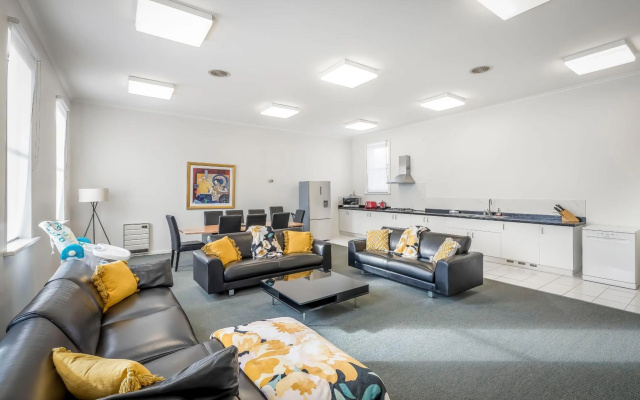 4 Bedroom House - Hobart CBD - Parking – Guest Rooms – Hobart