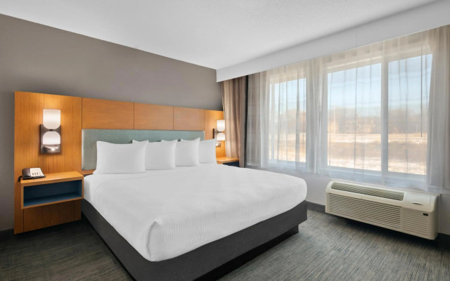 Country Inn & Suites by Radisson, Coon Rapids, MN