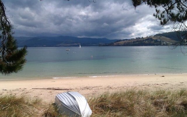 Bruny Island Beachside Accommodation