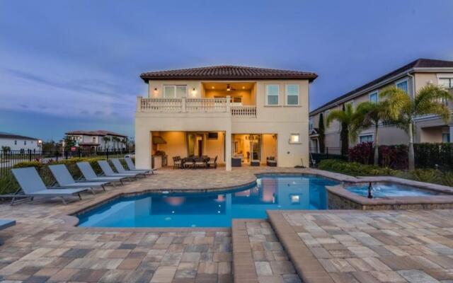 7 Bdrmstheatergamermpoolmansion