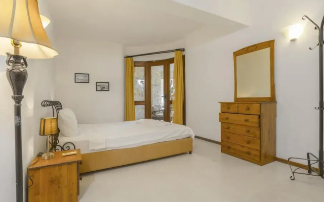 House With Private Pool and Garden 4 min to Beach