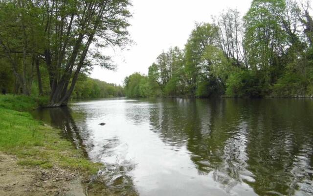 Joli petit T2 calme au bord de leau