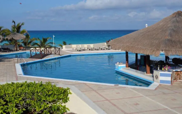 Cancun Beach Apartments