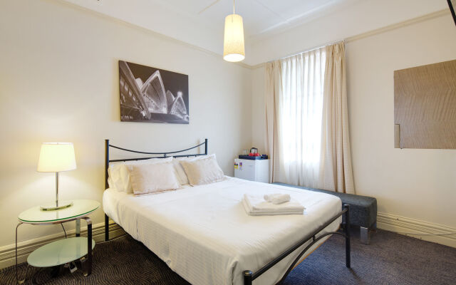 Neutral Bay Lodge