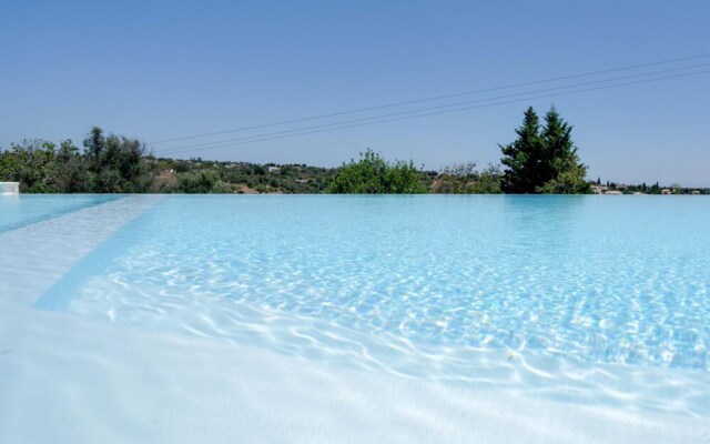 Luxurious 4 bed Villa in Loul