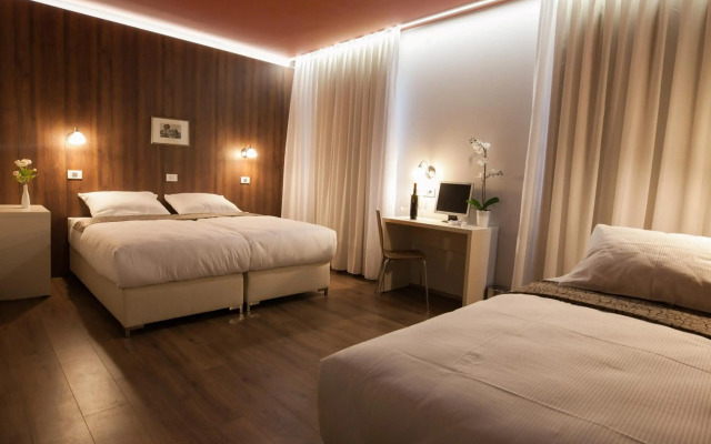 Hotel Center