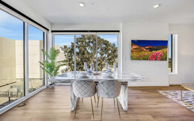 Luxury 2BR by Oneluxstay