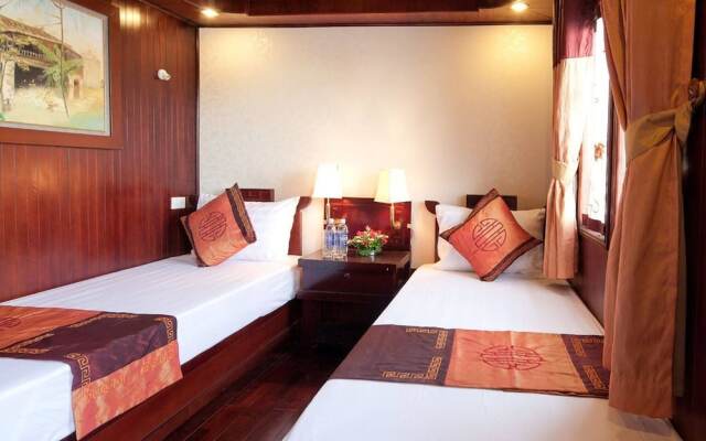 Halong Bay Deluxe Cruise Bungalow on Island