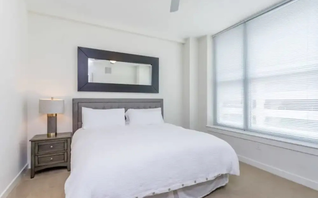 Constellations Elegant 1 BR in Downtown Houston