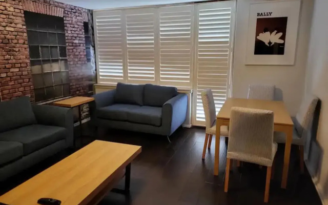 Homely 1 Bedroom Retreat in South Yarra With Balcony