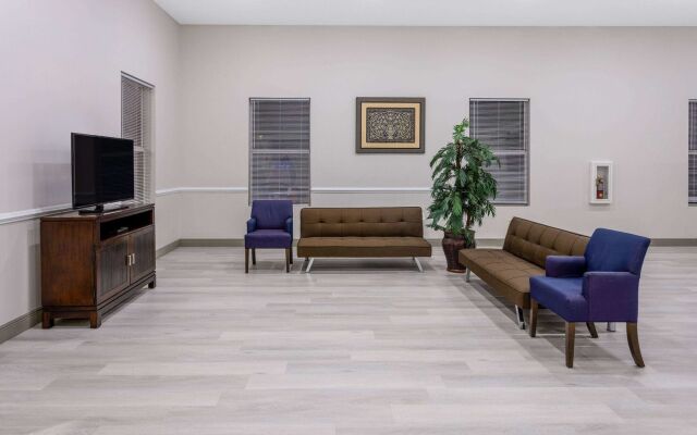 Travelodge by Wyndham Kingsland GA