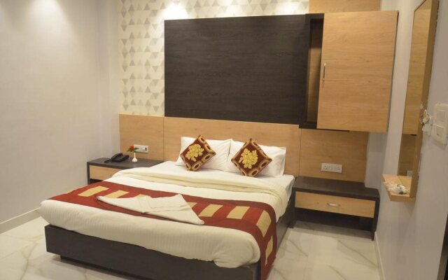 OYO 7044 Hotel Megha