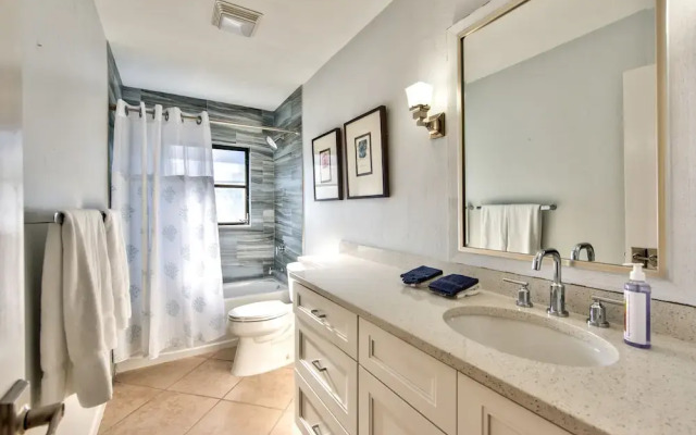 Milano Vacation Rental: Newly Renovated 3-BR Home with Private Pool, Hot Tub, and Pet-Friendly Front Yard. Minutes from Vanderbilt Beach