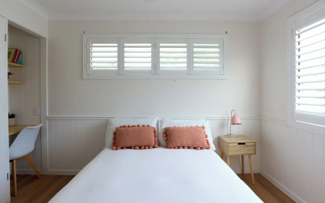 Tugun Retreat - 5BRM Home with Pool