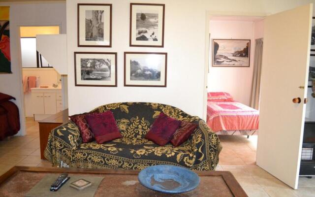 Great Barrier Oasis Lodge