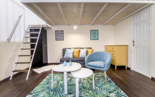 BpR Turquoise Simplicity Apartment