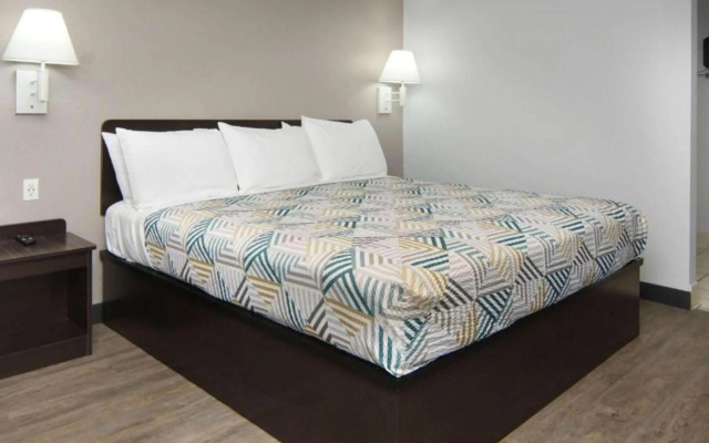 Motel 6 Lancaster, TX - DeSoto - Lancaster