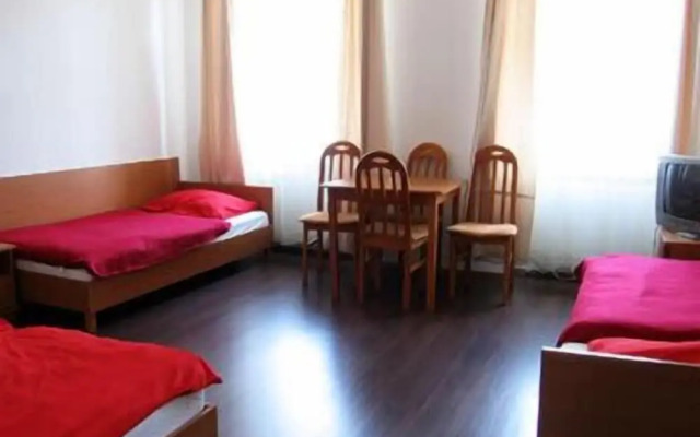 Hotel Cyrus
