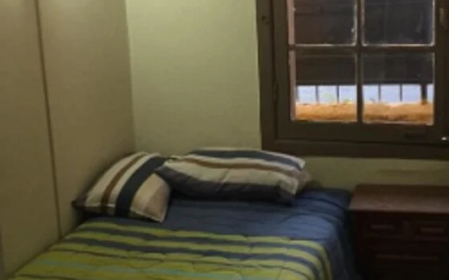 Habitación en barrio Residencial y seguro (2 Km del centro)