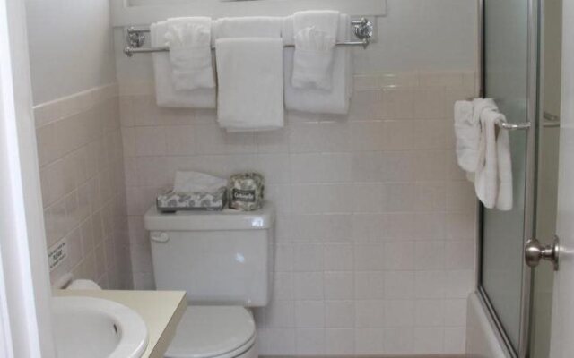 Atlantis Oceanfront Inn