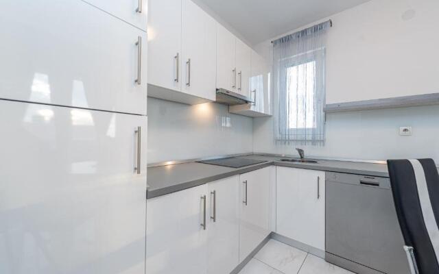 Star 5 modern & centrally ap for 4