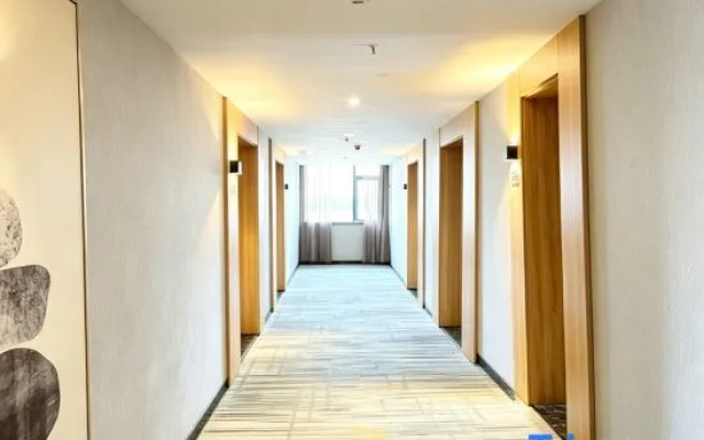 Wutong Hotel (Shaodong High Speed Railway Station West Bus Station)