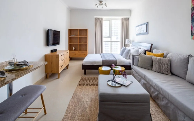 Prime Studio With Scenic Water Views in Jlt!