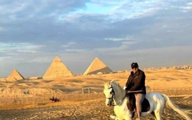 Tut Pyramids View Hotel