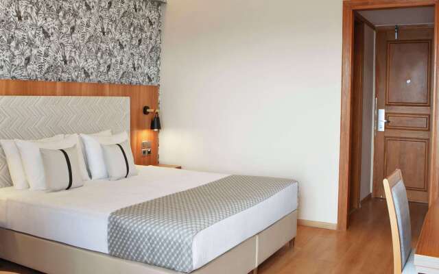 Ramada by Wyndham, Athens Club Attica Riviera Hotel