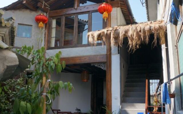 Tengchong Yinghe sightseeing Inn