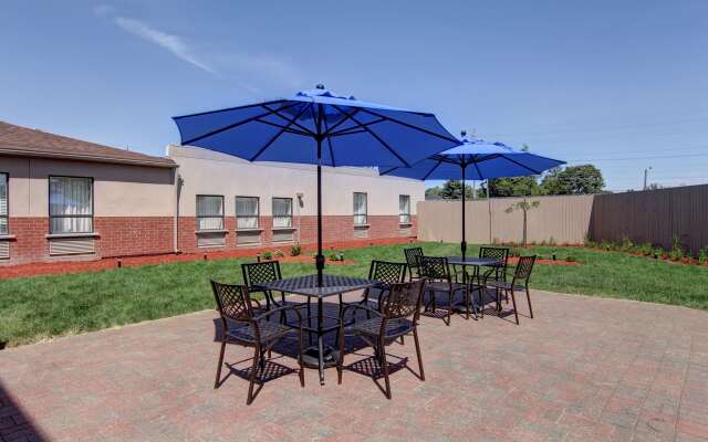 Best Western Plus Bowmanville