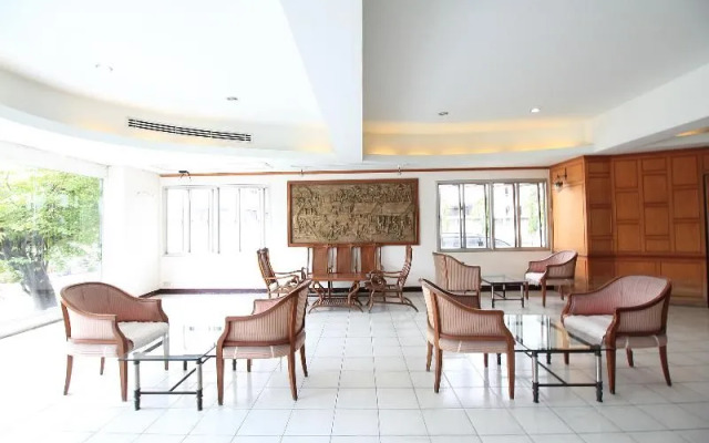 Oyo 247 Diamond Place