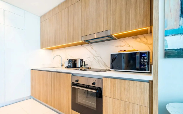 LUX  The Luxury Sunspot Beach Suite